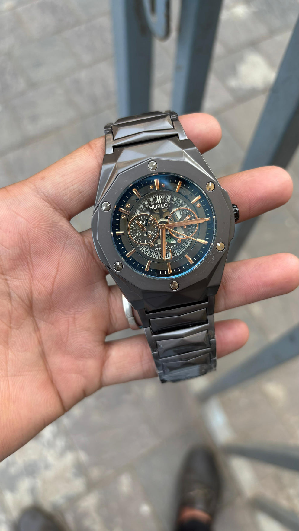 Hublot Black Dial Diamond Cut Metal Belt Men's Watch