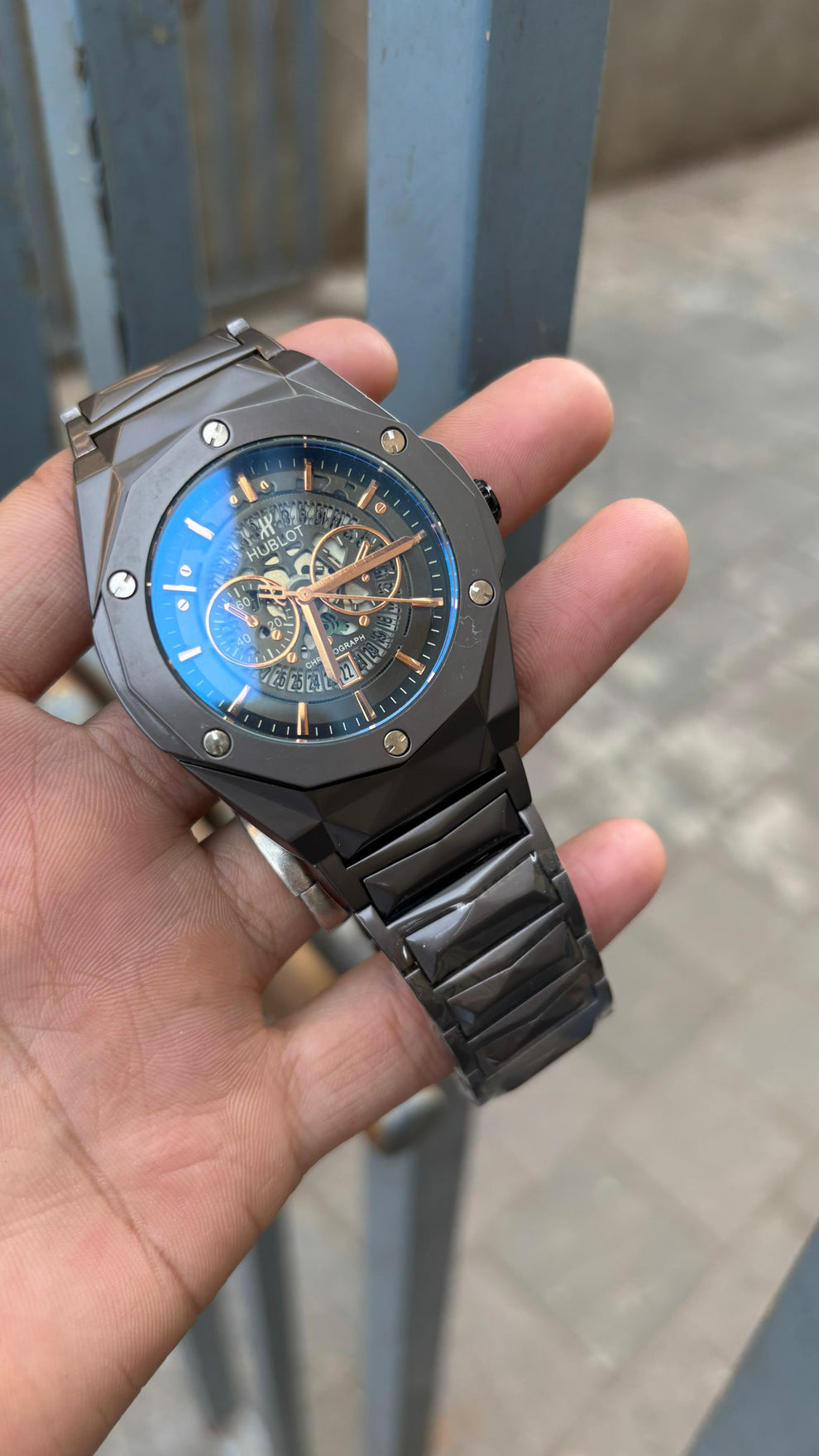 Hublot Black Dial Diamond Cut Metal Belt Men's Watch