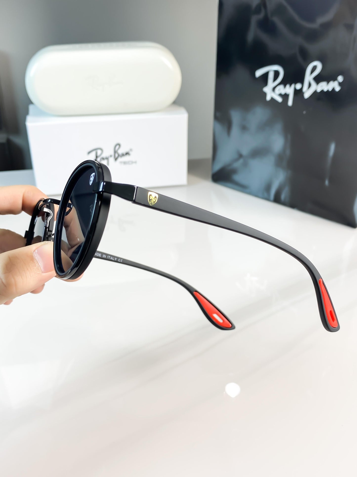 Ray Ban Round Shape Wayfarer Sunglasses