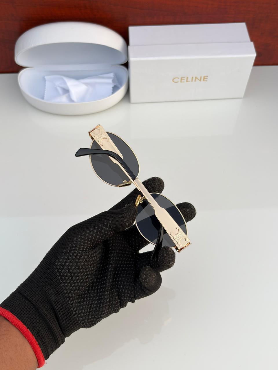 Celebrities Black And Rose Gold Sunglass