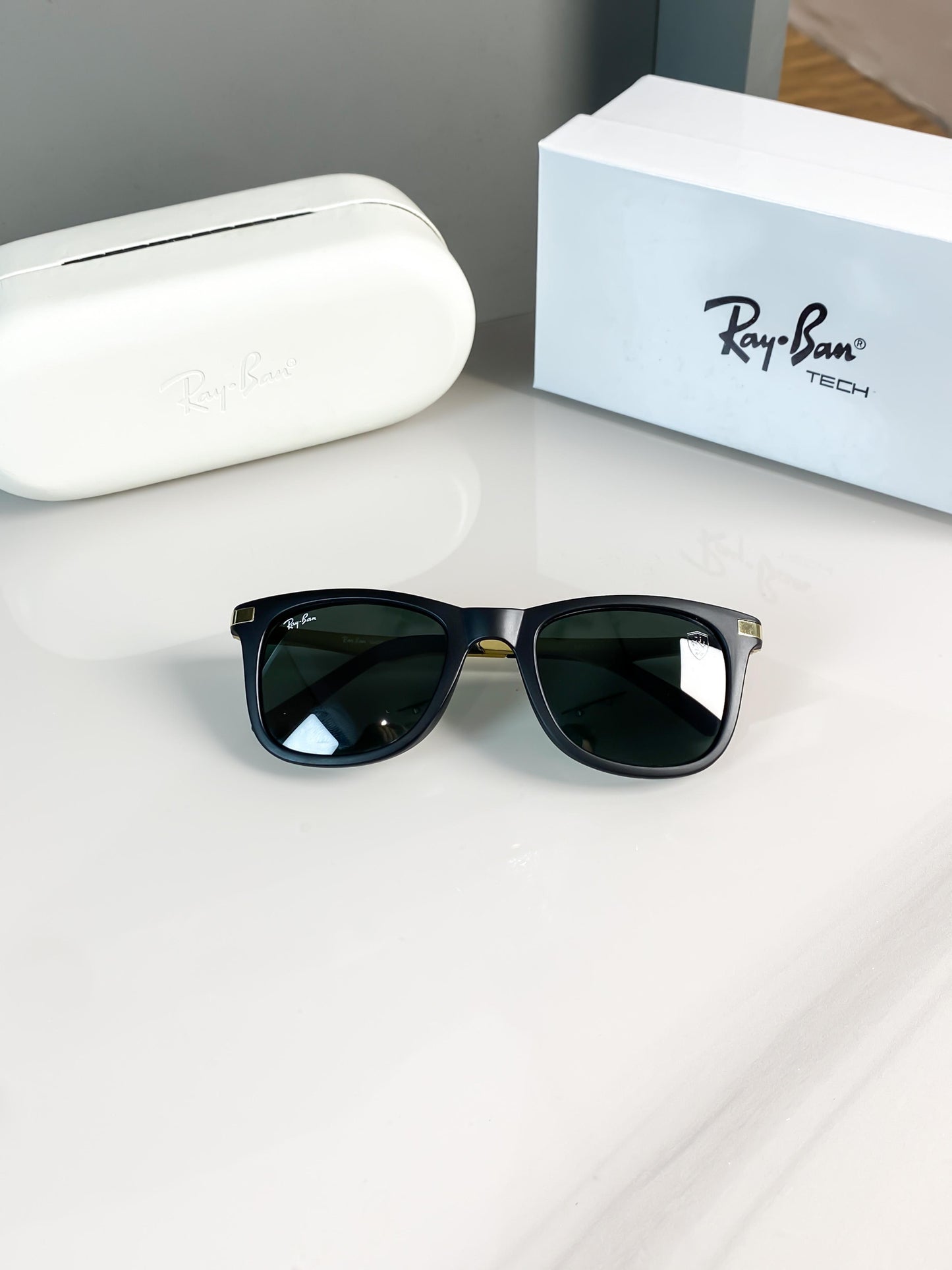 Ray Ban Green Shade Wayfarer Sunglass