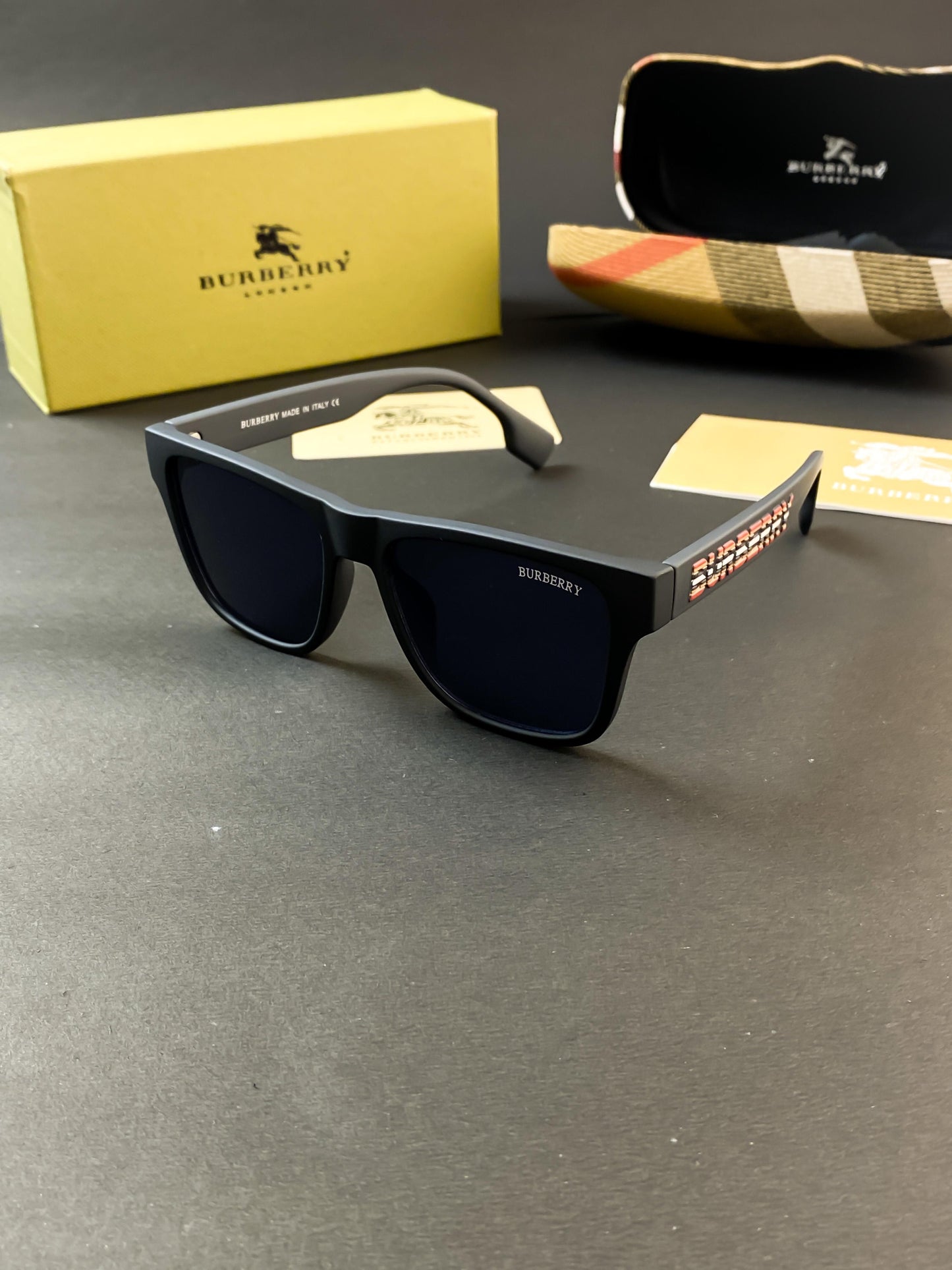 Fancy Black Square Sunglass