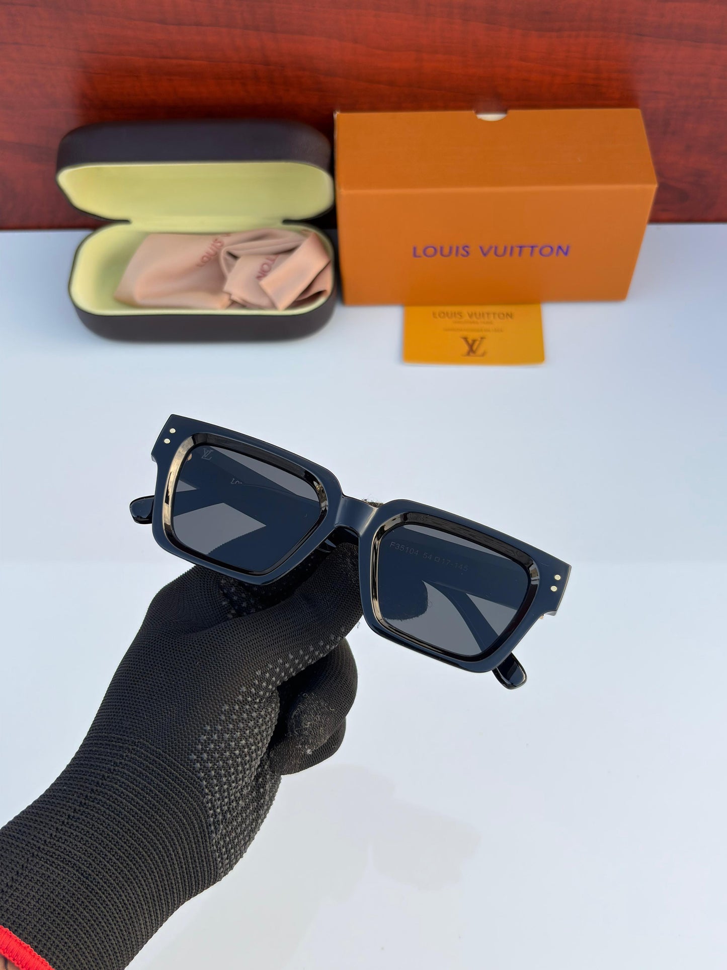 Letest Black Shade Square Sunglasses