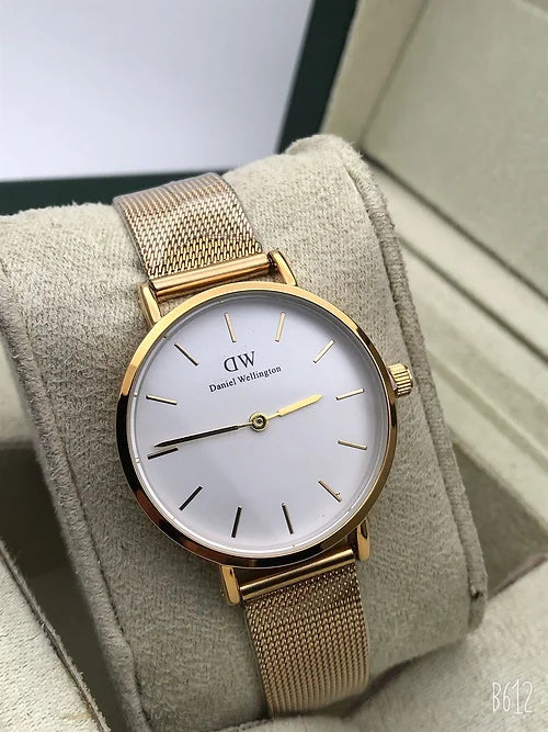 Daniel Wellington Golden And White Dial Analog Quartz Chain Metal Watch